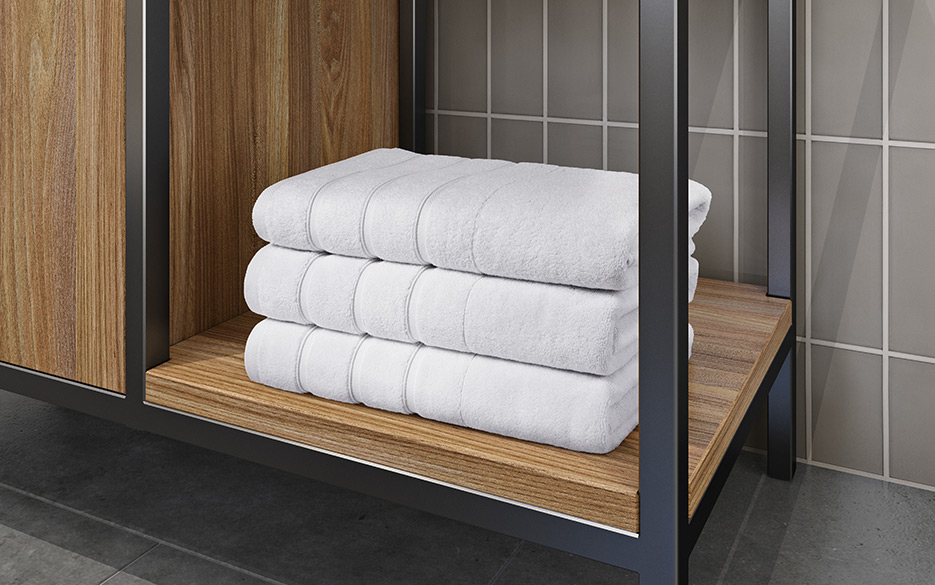 New York-New York Striped Trim Bath Towel